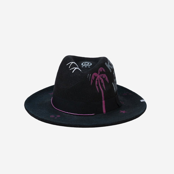 chapeau noir et rose